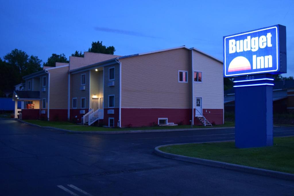 Budget Inn Ontario - image 3