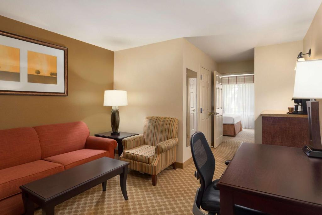 Country Inn & Suites by Radisson Ontario at Ontario Mills CA - image 7