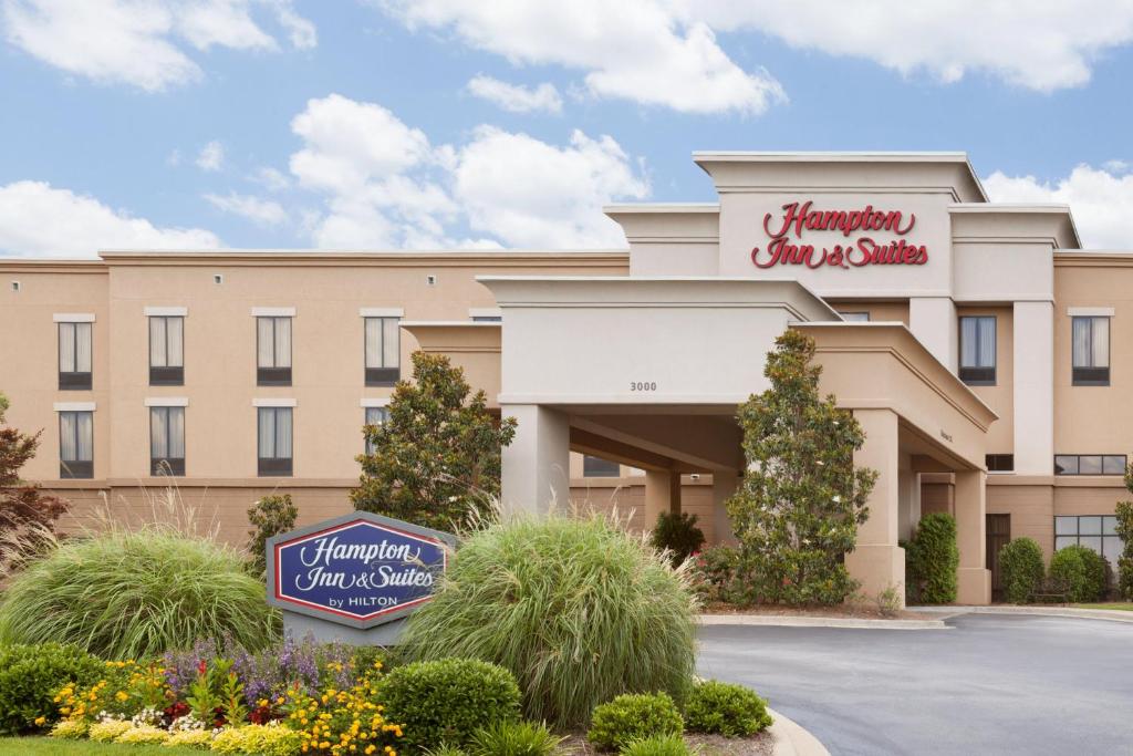 Hampton Inn & Suites Opelika-I-85 Auburn Area - image 2