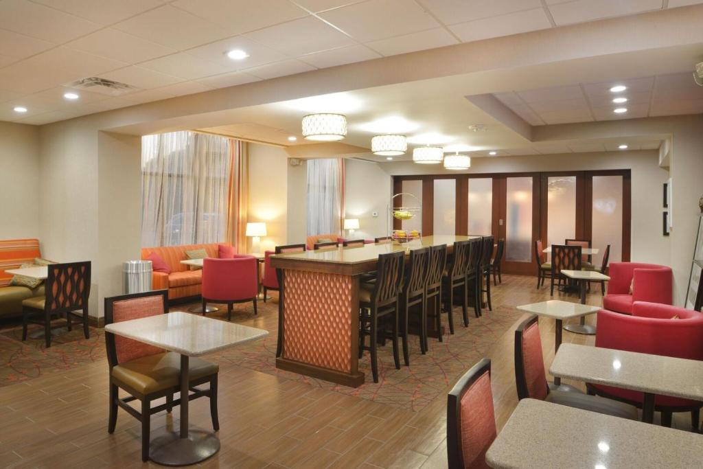 Hampton Inn Opelousas - image 6