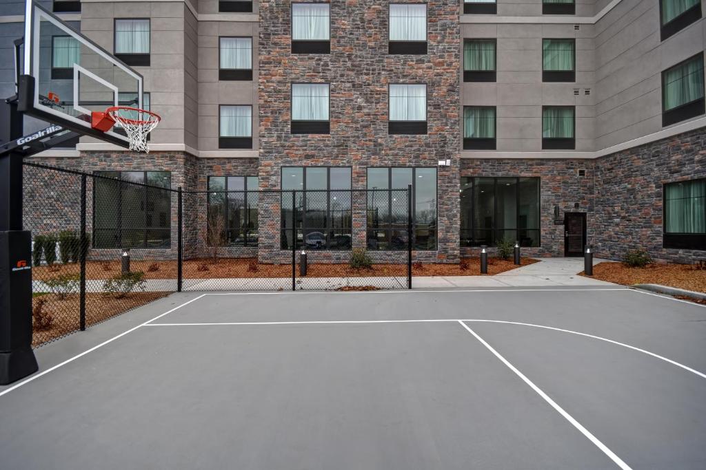 Homewood Suites By Hilton Orange New Haven - image 7