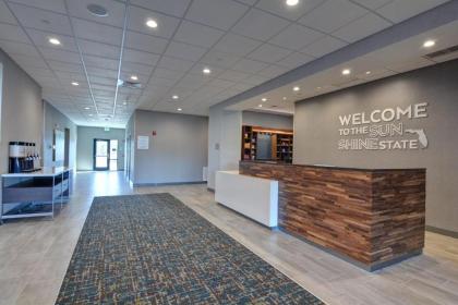 Hampton Inn & Suites Middleburg FL - image 15