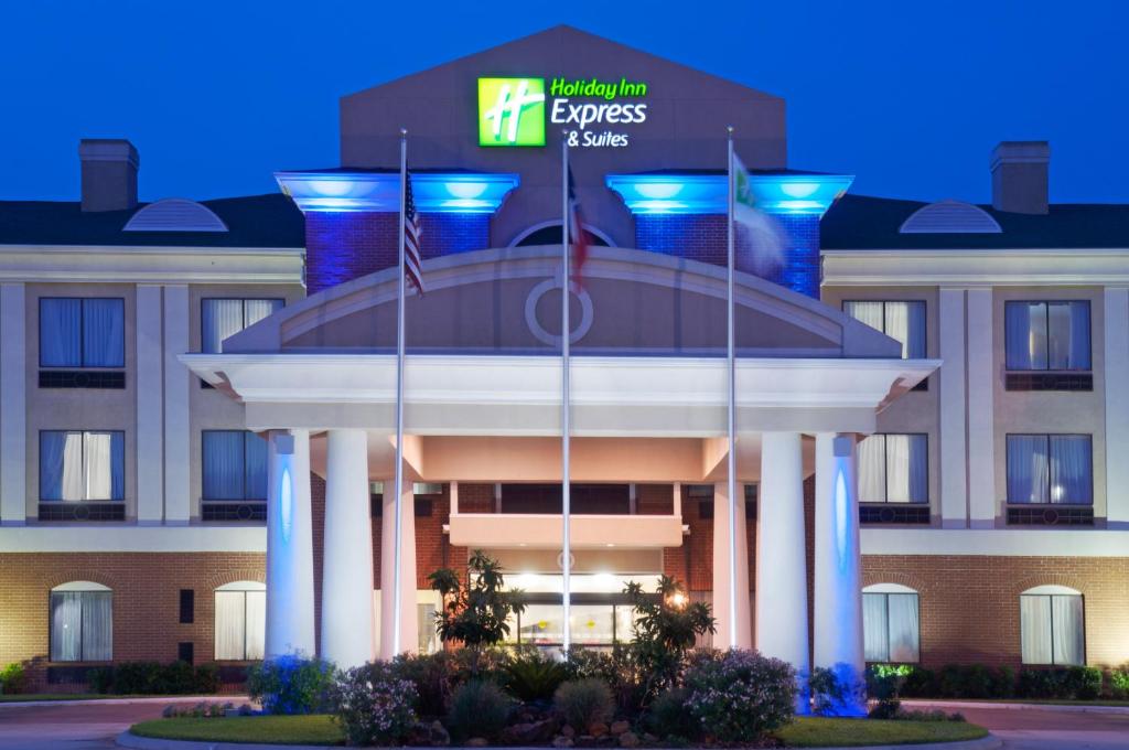 Holiday Inn Express Hotel and Suites Orange an IHG Hotel - image 6