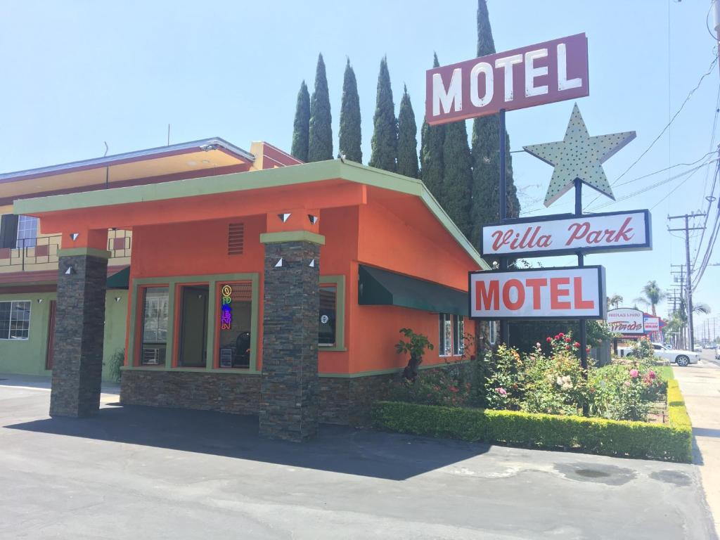 Villa Park Motel - image 2