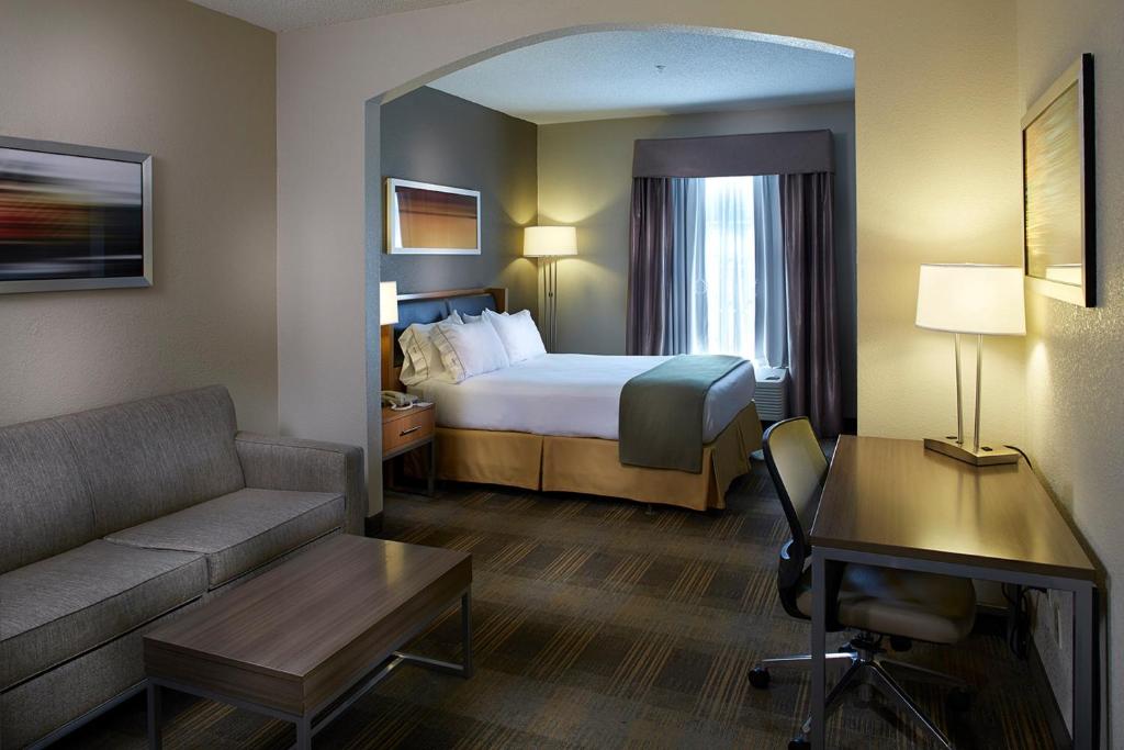 Holiday Inn Express Hotel & Suites Orangeburg an IHG Hotel - image 2