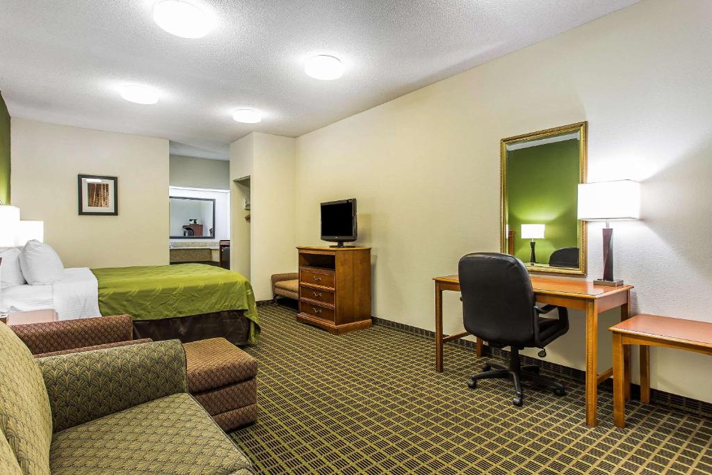 Quality Inn & Suites Orangeburg - image 4