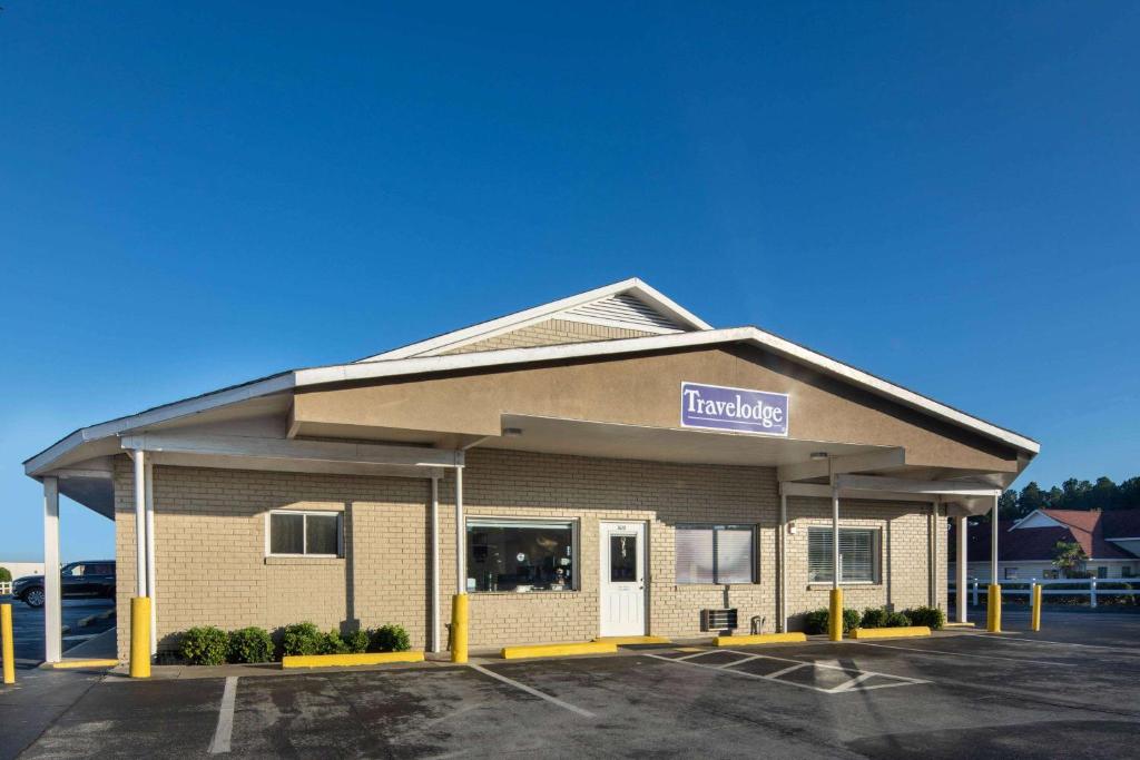 Travelodge by Wyndham Orangeburg - main image