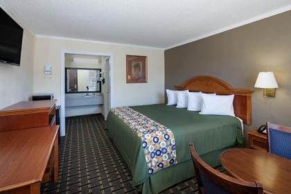 Travelodge by Wyndham Orangeburg - image 13