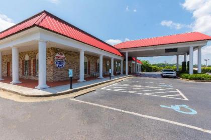 Econo Lodge Inn & Suites Orangeburg - image 10