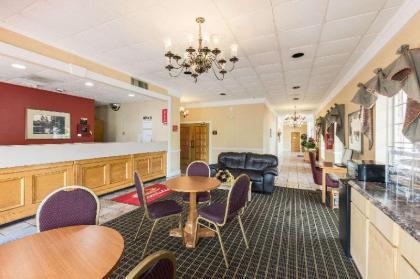 Econo Lodge Inn & Suites Orangeburg - image 14