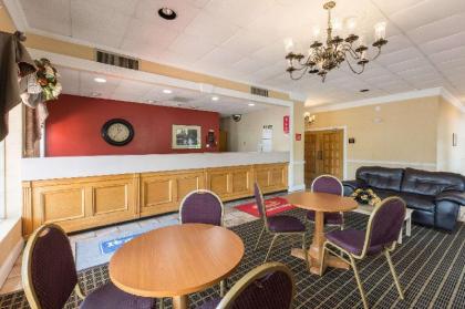 Econo Lodge Inn & Suites Orangeburg - image 3