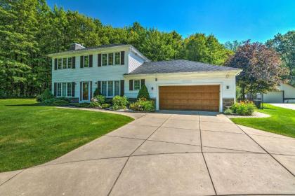 Serene Orchard Park Apartment with Large Yard and Patio - image 5