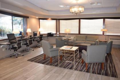 Best Western Plus Rivershore Hotel - image 3