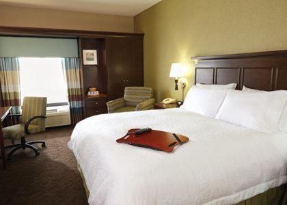 Hampton Inn & Suites - Toledo/Oregon - image 11