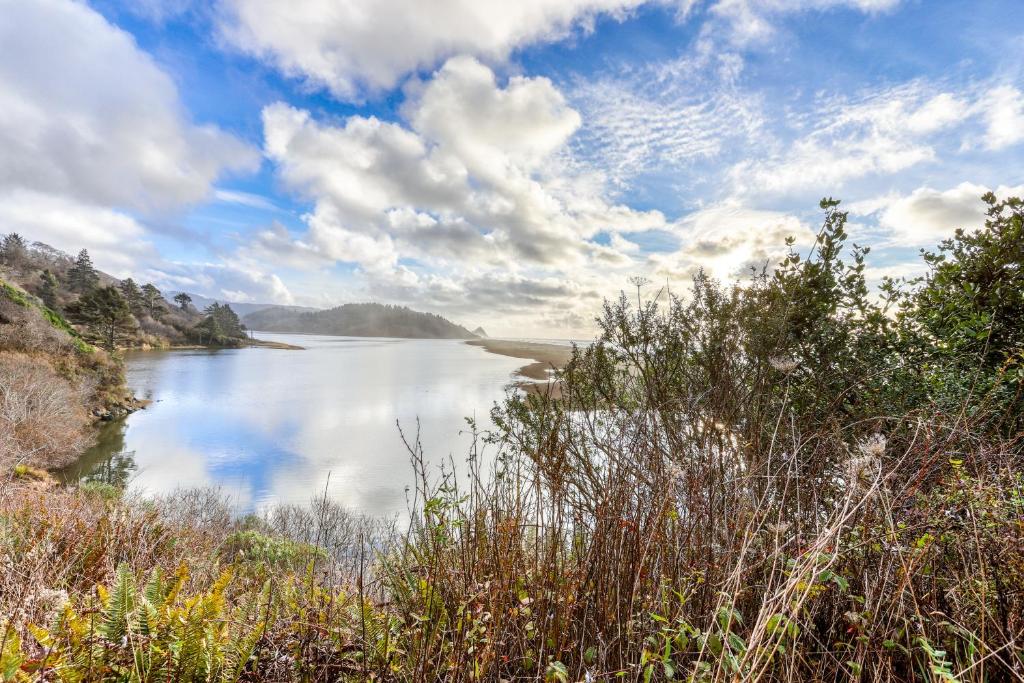 Freshwater Lagoon Retreat - image 2