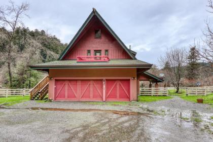 Berry Glen Redwood Park Loft - image 6