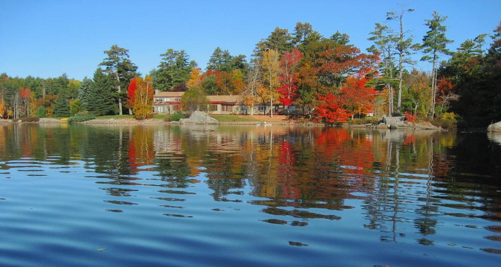 Alamoosook Lakeside Inn Orland - main image