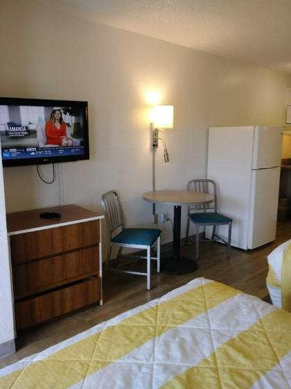 InTown Suites Extended Stay Orlando FL - South - image 5