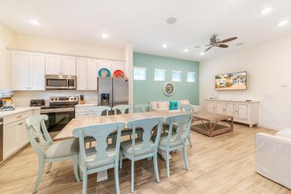 Beautiful Cottage near Disney with Hotel Amenities at Margaritaville 3050KL - image 2