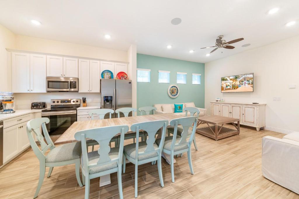 Beautiful Cottage near Disney with Hotel Amenities at Margaritaville 3050KL - image 2