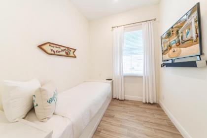 Beautiful Cottage near Disney with Hotel Amenities at Margaritaville 3050KL - image 3