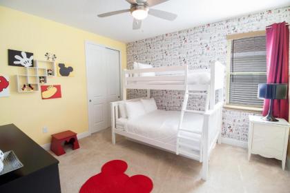 Private Pool Home Waterpark Access & Near Disney! - image 11