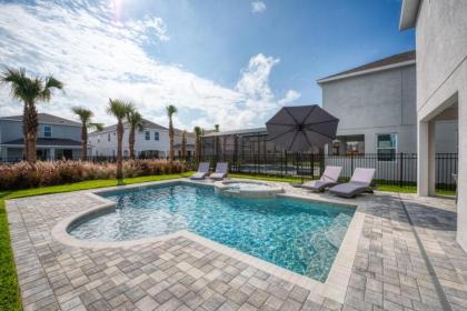 Private Pool Home Waterpark Access & Near Disney! - image 14