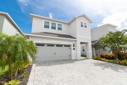 Private Pool Home Waterpark Access & Near Disney! - image 3