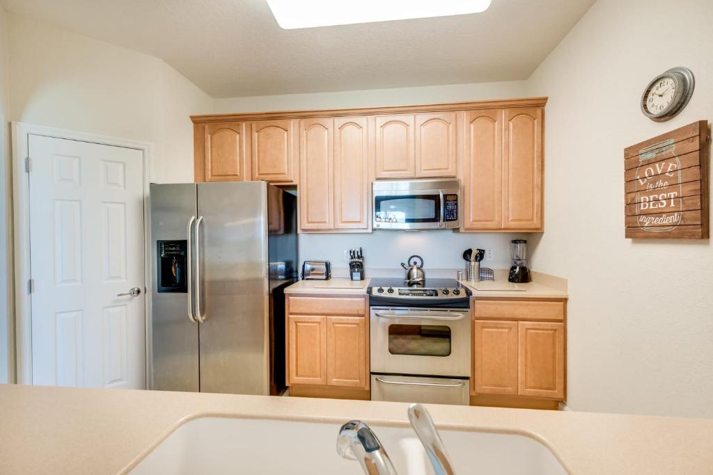 Beautiful 3 bedroom apt just beside Universal parks - image 5