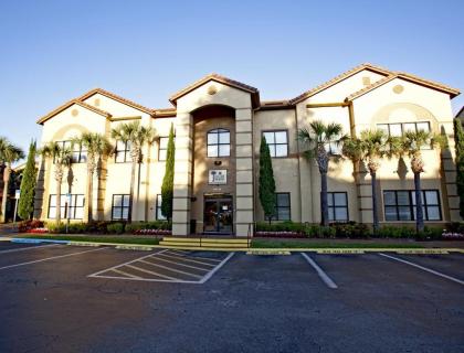 Fully furnished Villa and modern Comforts in Orlando   One Bedroom #1 Orlando Florida