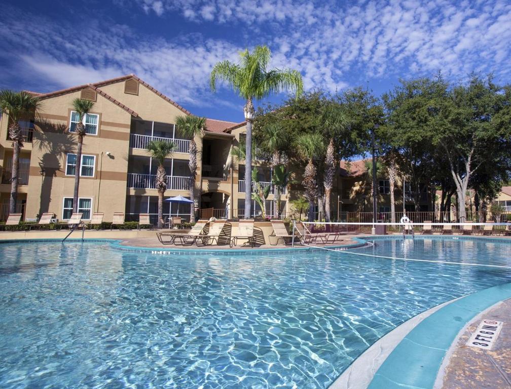 Fully-furnished Villa and Modern Comforts in Orlando - One Bedroom #1 - image 3