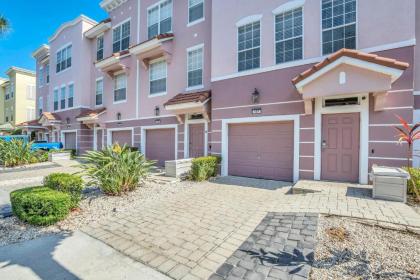 Pleasant and Spacious Town Home Near the Convention Center #3VC107 - image 4