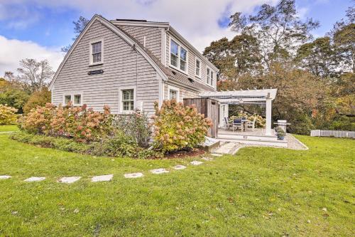 Charming Cottage with Deck - Walk to Skaket Beach! - image 3