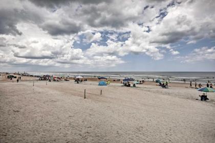 Chic Ormond Beach Cottage with Patio - Walk to Ocean - image 11