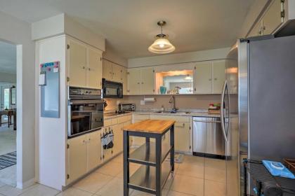 Home with Furnished Lanai - 1 Block to Ormond Beach! - image 4