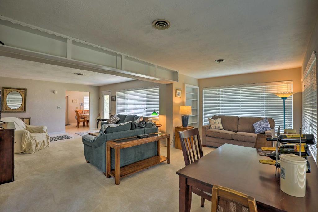 Home with Furnished Lanai - 1 Block to Ormond Beach! - image 7