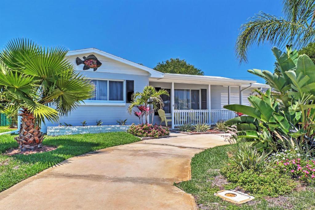 Ormond Beach Bungalow with Patio and Quiet Setting! - main image