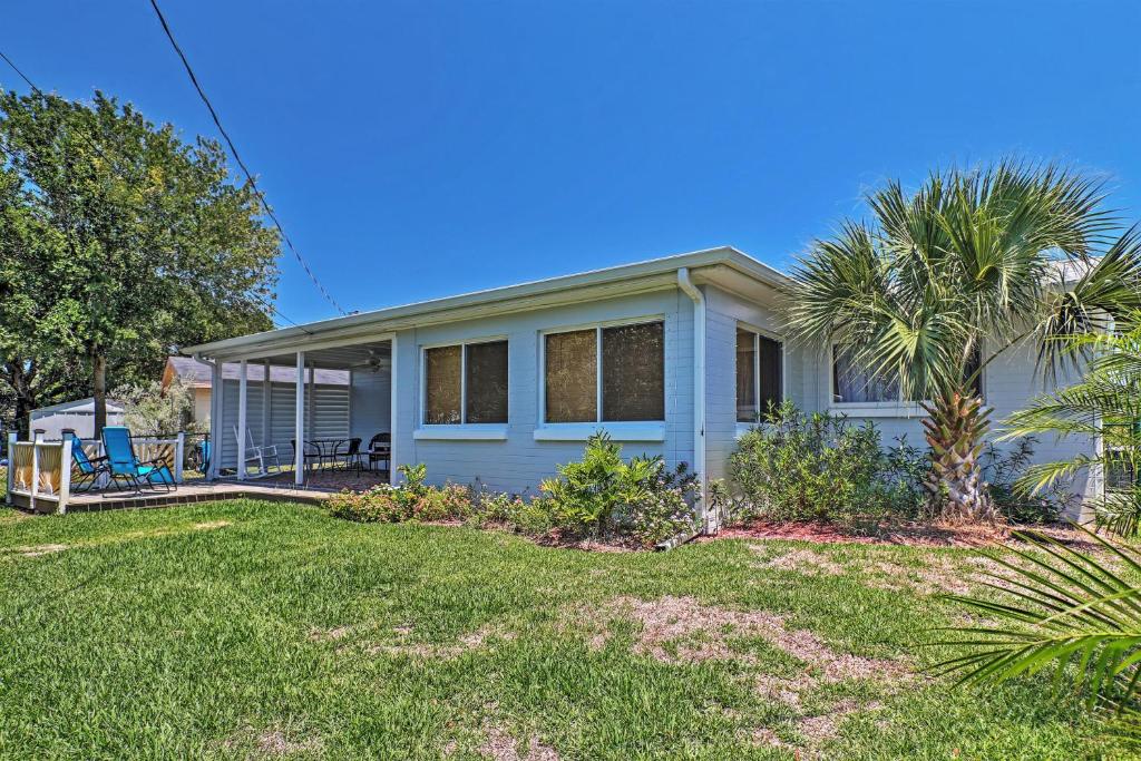 Ormond Beach Bungalow with Patio and Quiet Setting! - image 2