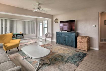 Bright Bungalow with Grill Walk to Ormond Beach - image 12