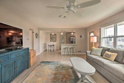 Bright Bungalow with Grill Walk to Ormond Beach - image 2