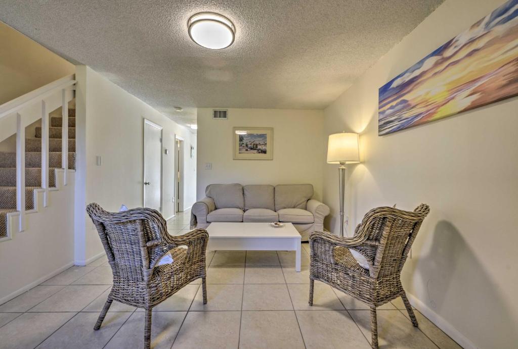 Ormond Beach Townhome with Grill and Shared Pool! - image 6