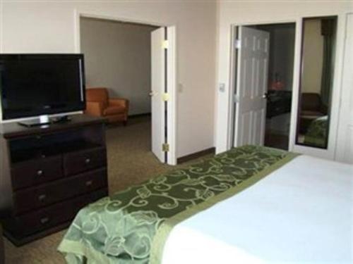 Holiday Inn Express and Suites Oro Valley an IHG Hotel - image 4