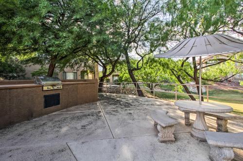 Oro Valley Condo with Pool Mins to Golf and Hiking! - image 2