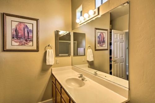 Oro Valley Condo with Pool Mins to Golf and Hiking! - image 3