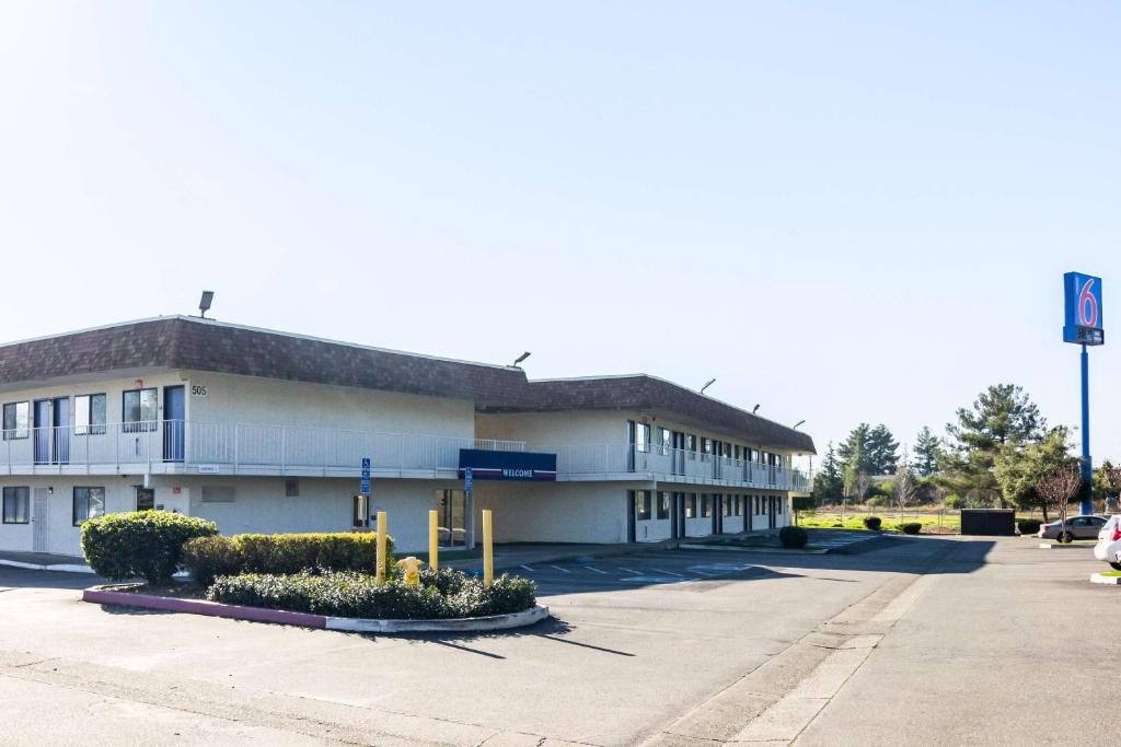 Motel 6-Oroville CA - main image