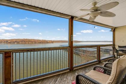 Modern Osage Beach Condo with 2 Porches and Views - image 18