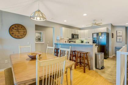 Modern Osage Beach Condo with 2 Porches and Views - image 7