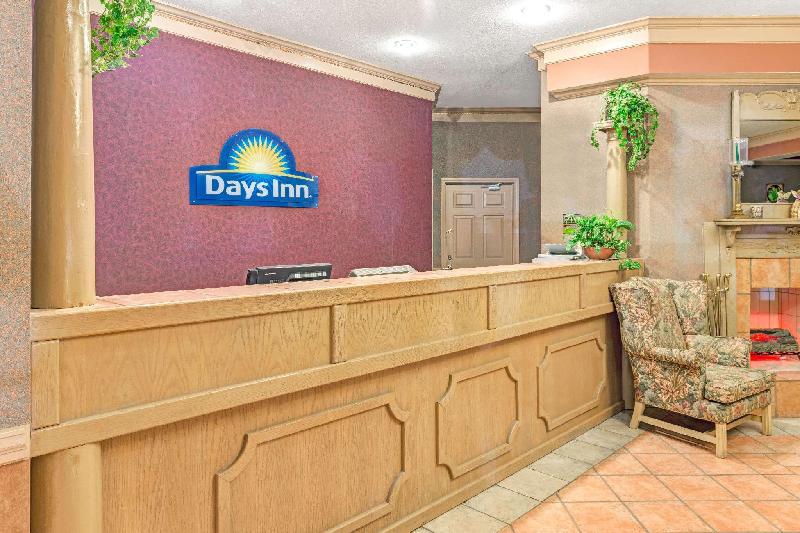 Days Inn & Suites by Wyndham Osceola AR - image 4