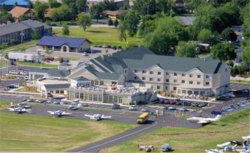 Hilton Garden Inn Oshkosh - image 2