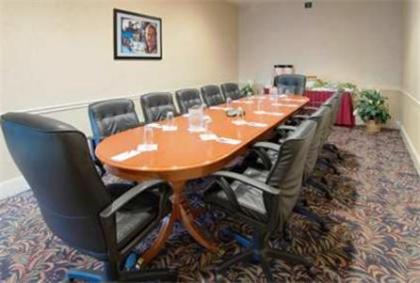 Hilton Garden Inn Oshkosh - image 4